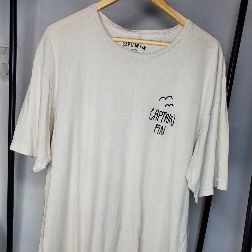 Captain fin tshirt